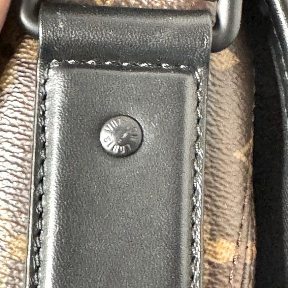 Luise Vuitton crossbody messe bag NWT - Picture 2 of 9